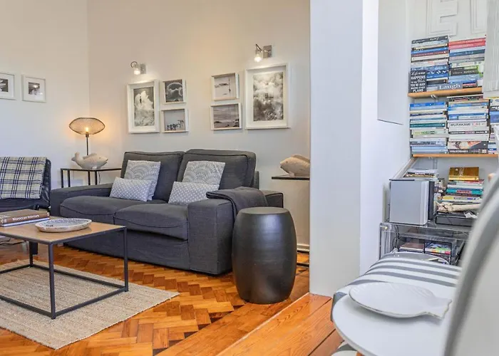 Cascais 2Br City Center